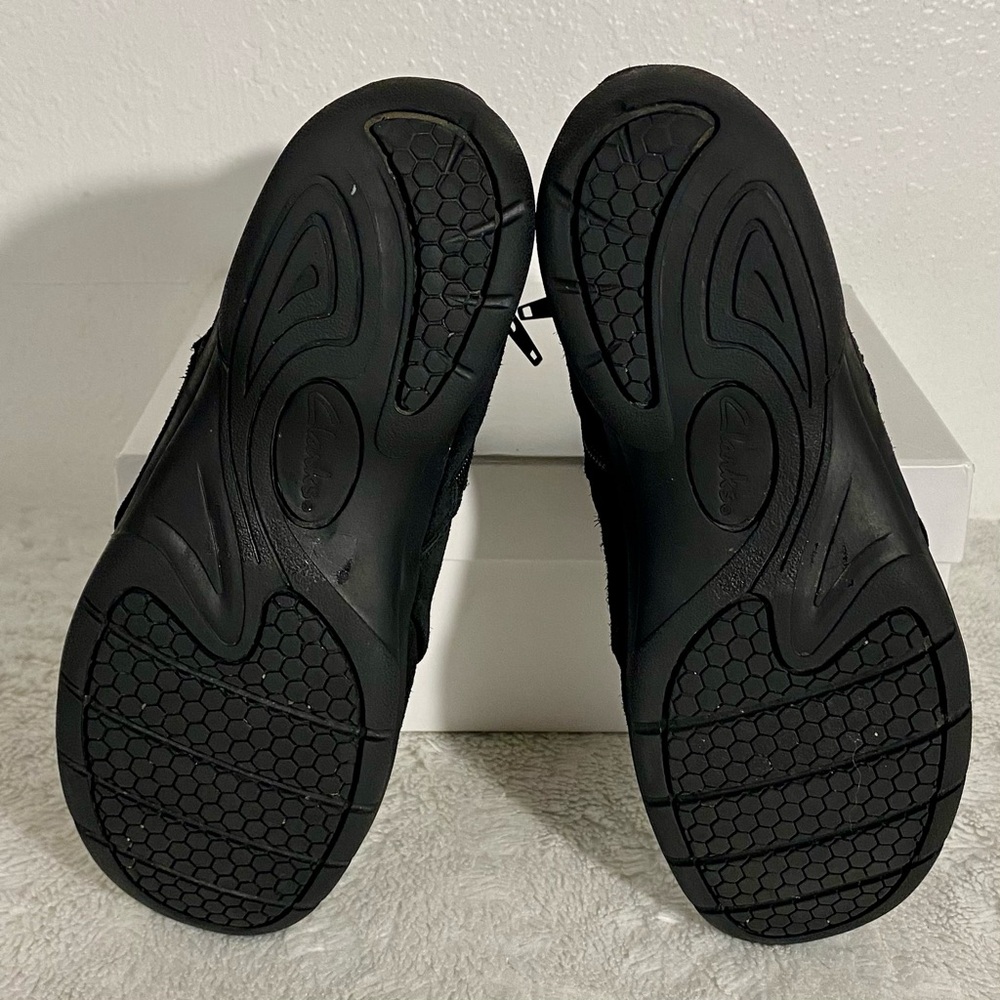 Clarks Christine Sway Black Suede Ankle Boots Women’s Size 7M Dual Zippers - Picture 8 of 10